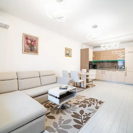 Grand Karavel Top Center Lux Apartment *